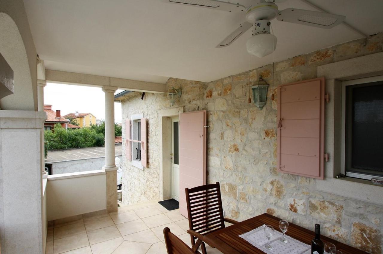 Apartment Marija Kastelir Exterior photo